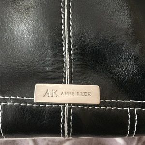 Anne Klein Bags - Anne Klein black leather purse Anne Klein Bags - Anne Klein black leather purse